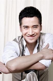 何晟铭个人资料多大了,岁月如歌，魅力依旧的影视巨星